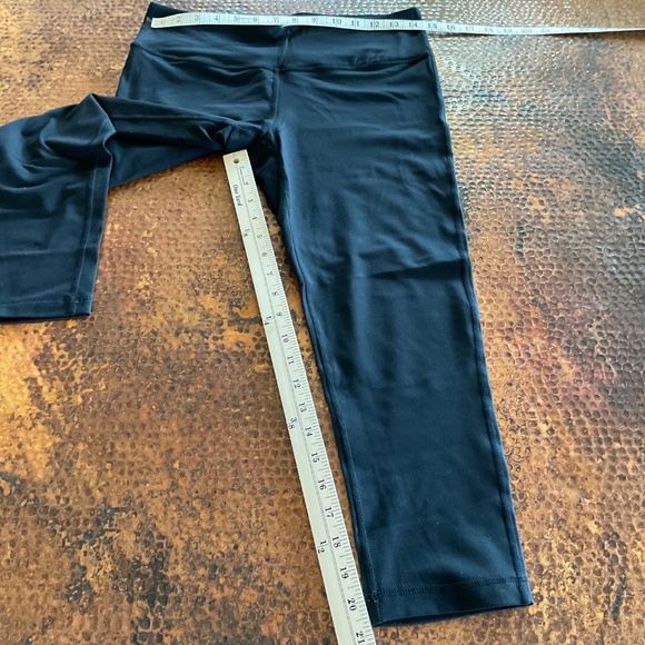 90 Degree by Reflex Capri Leggings. Size M Black - Picture 6 of 6